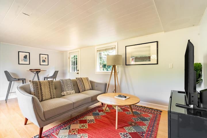 Delightful Urban Retreat - Seattle