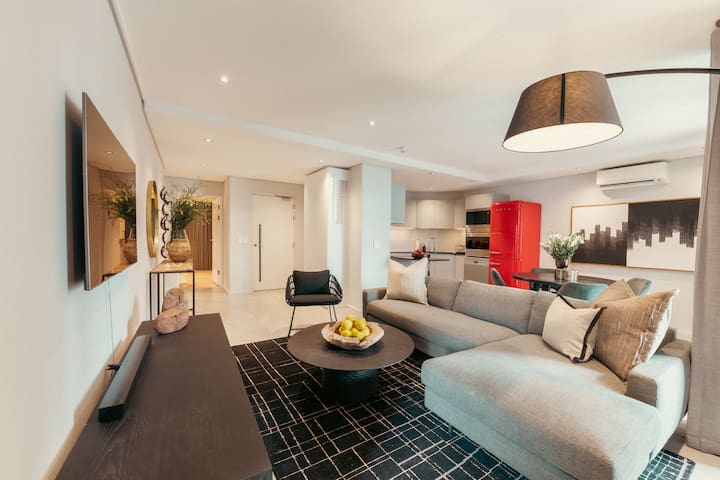 Vibrant Living in the heart of Sea Point (Apt 306)