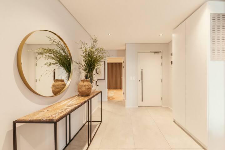 Vibrant Living in the heart of Sea Point (Apt 306) gallery image 3