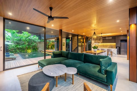 The Continental 8 Bed - Cutting edge 8 bed luxury