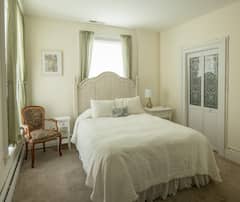 Cloran+Mansion+%28Alice%27s+Room%29+%28No+Pets%29