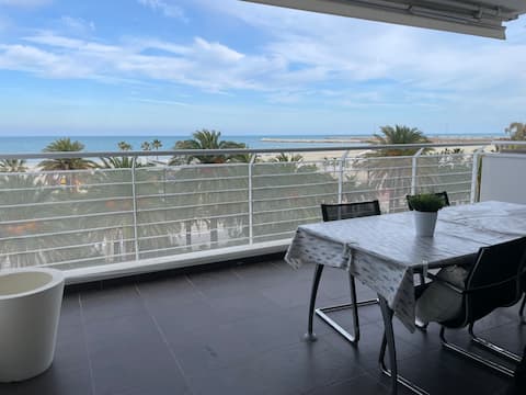 Riviera Palace  Bilo  SeaFront - Narramondo Villas