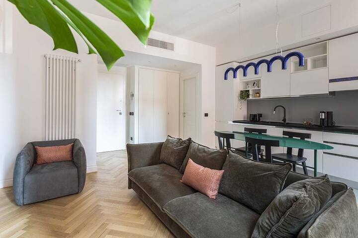 ROMAC Trinity w/ steam bath gallery image 5