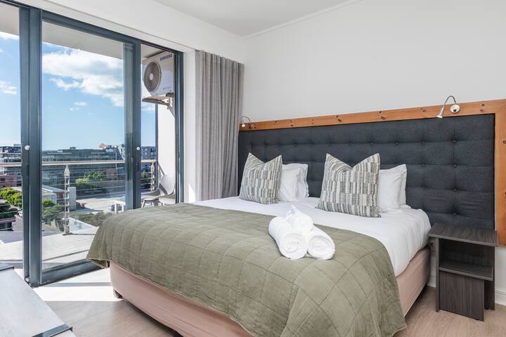 2BR | Xenia Aparthotel by Totalstay gallery image 2