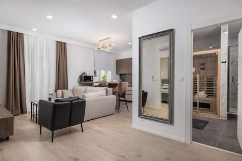 Successful Airbnb property: "Area" Luxury spa apartment in Mjesni Odbor školjić Stari Grad