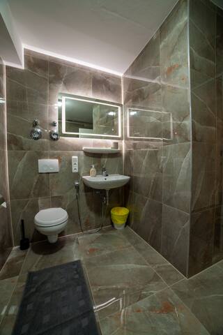 Nice 3-Bedroom Apartment gallery image 3