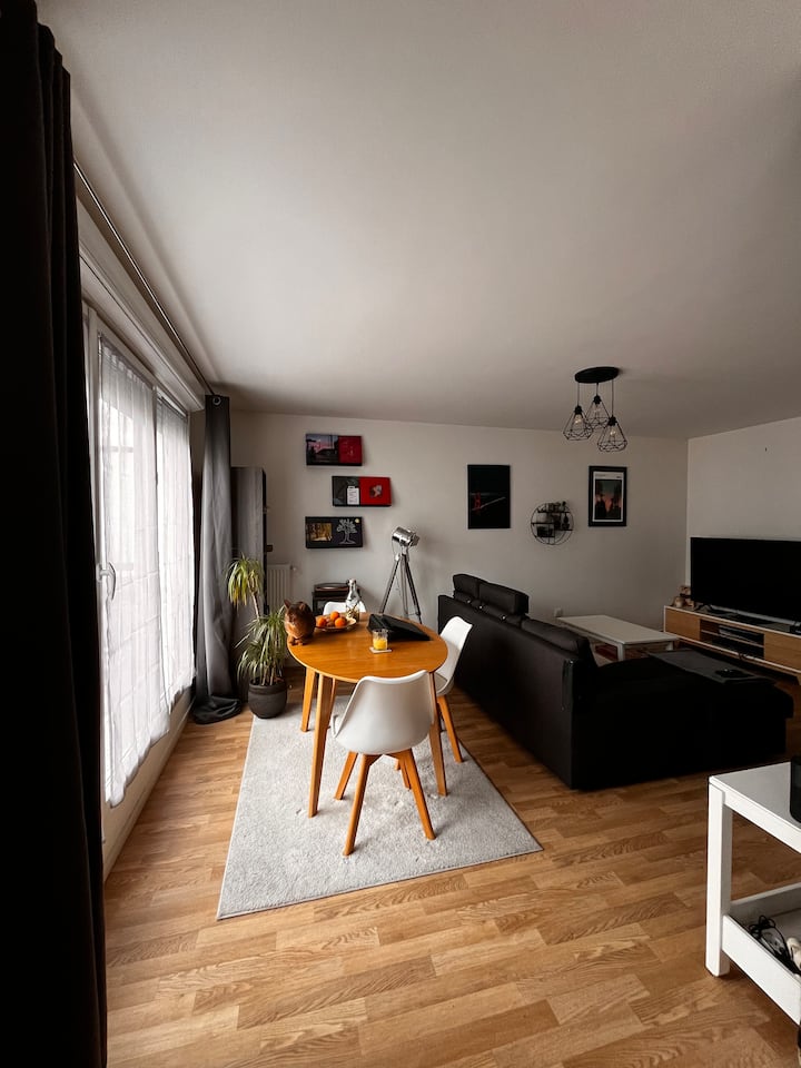 Appartement Avec Balcon - 400m Gare/20min Paris - Rosny-sous-Bois