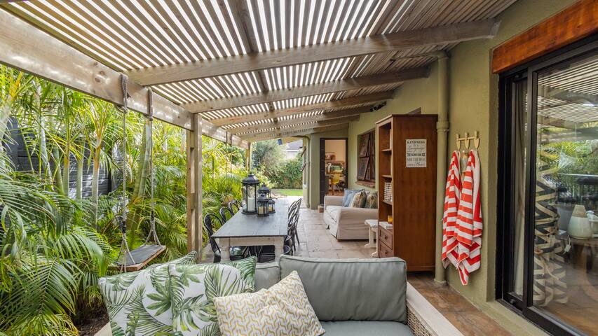 Entire Home Strand, South Africa gallery image 4