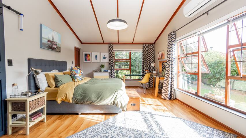 Entire Home Strand, South Africa gallery image 3