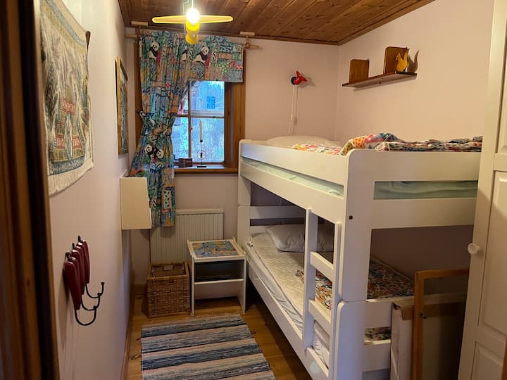 儿童房，靠近主卧