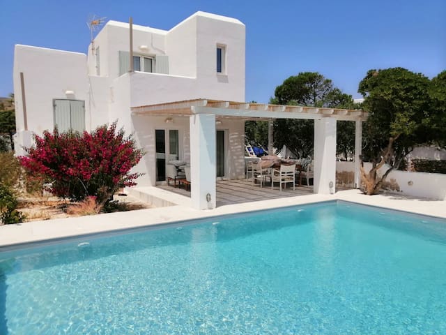 Antiparos Panagia House (with Private Pool)