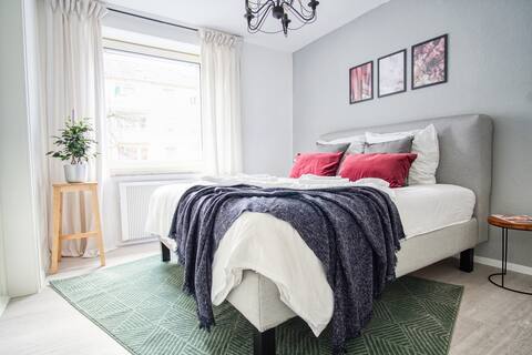 Leistungsstarkes Airbnb: SpaceStays Blue Raspberry | WIFI | Parking | in Frohnhausen