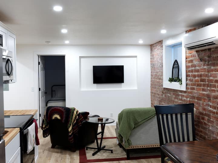 Wine Theme With A Clean Finish - Omaha, NE