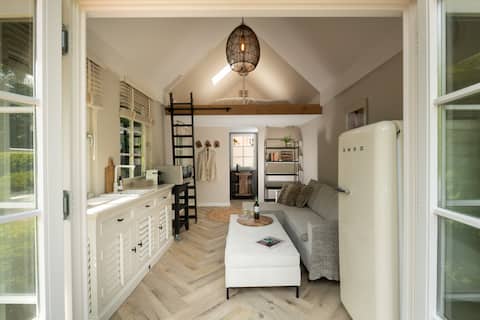 Top Airbnb: The pool house in Kloosterweg En Omgeving