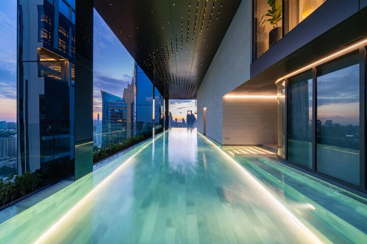 Beautiful Super Luxury Designer ASOKE BTS 75sqm gallery image 5