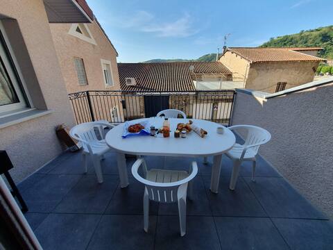 Élégante Maison T4 avec Terrasse Vue Rhône