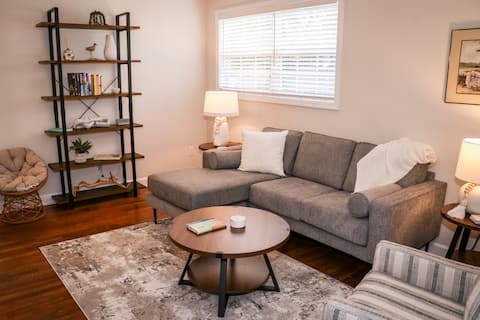 Popular Airbnb listing: Shore House, with private boat mooring available. in Jacksonville