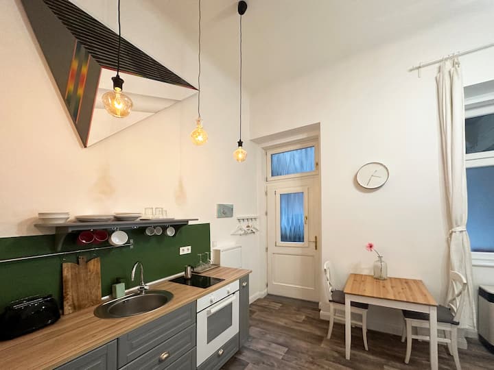 Art Apartment In The Center - Budapeste