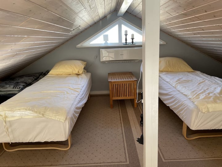 阁楼内设有2张独立的床