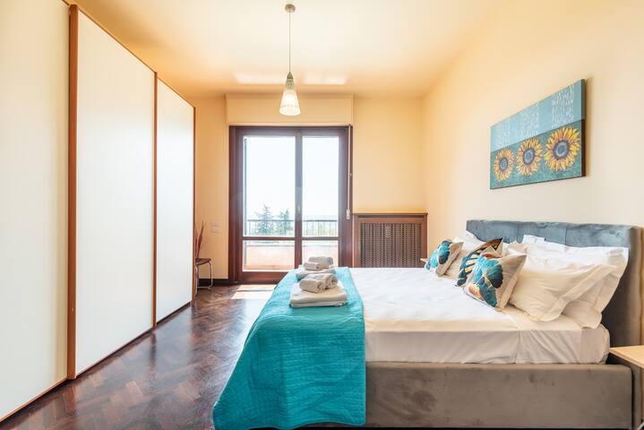 Modern Panoramic Villa in Florence gallery image 3