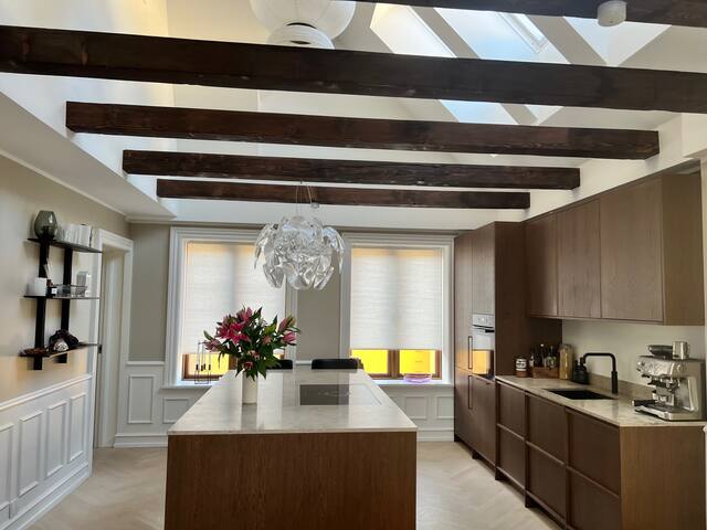 Stylish Nordic haven in the city – roof terrace! gallery image 3