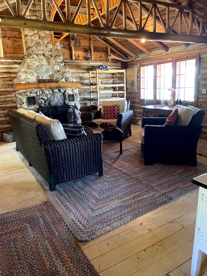Kellys Point Rustic Log Cabin - Beaver Island, MI