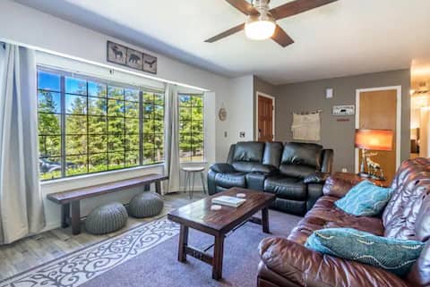 Popular Airbnb listing: Yosemite Forks/Bass Lake - Sugar Pine Retreat in Fresno