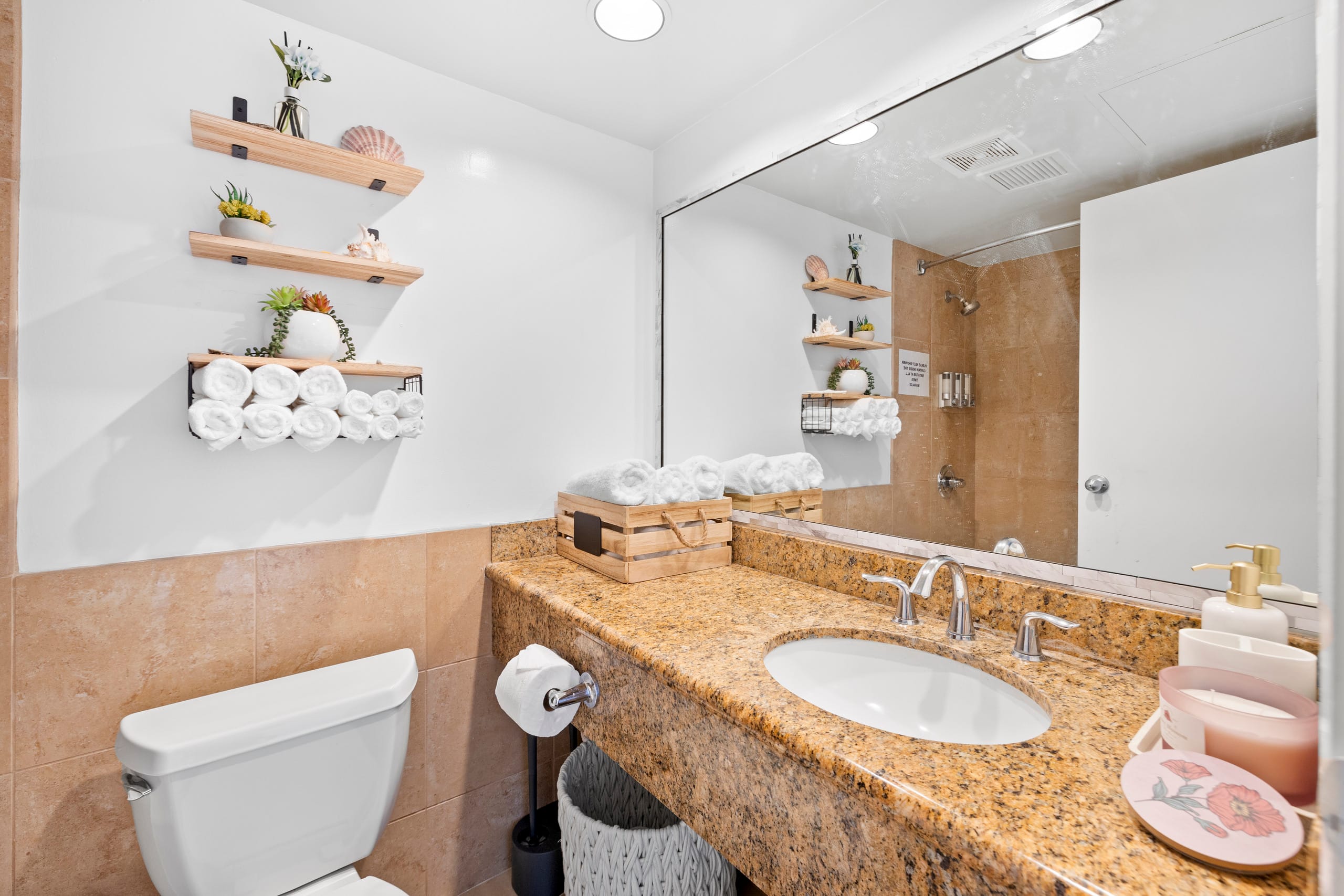 Blissful Coastal Studio Gem - Image 6