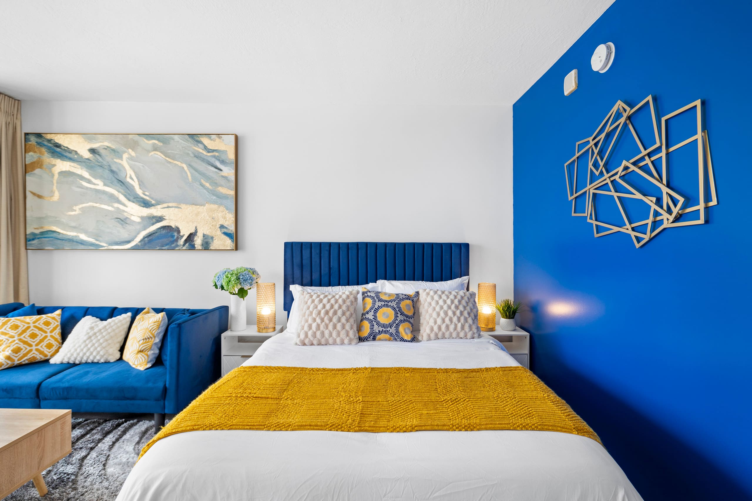 Blissful Coastal Studio Gem - Image 12