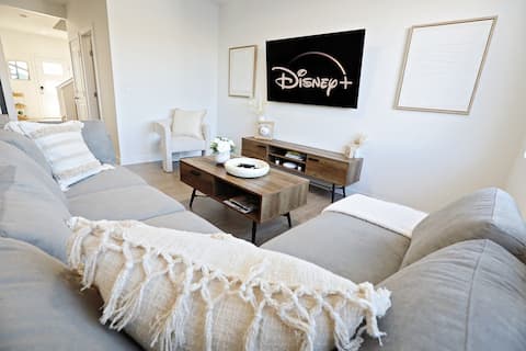 Successful Airbnb property: BoHo Retreat with King Beds|A/C|Near Henday & WEM in Kinglet Gardens