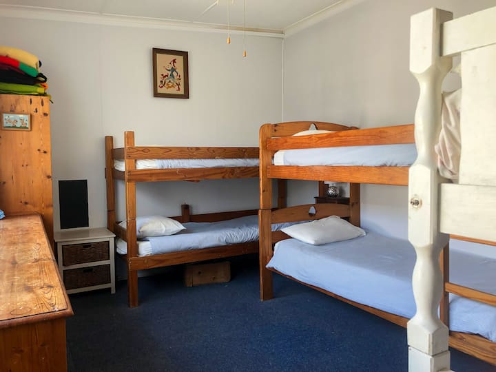 Детска соба на спрат (за 6 деца)