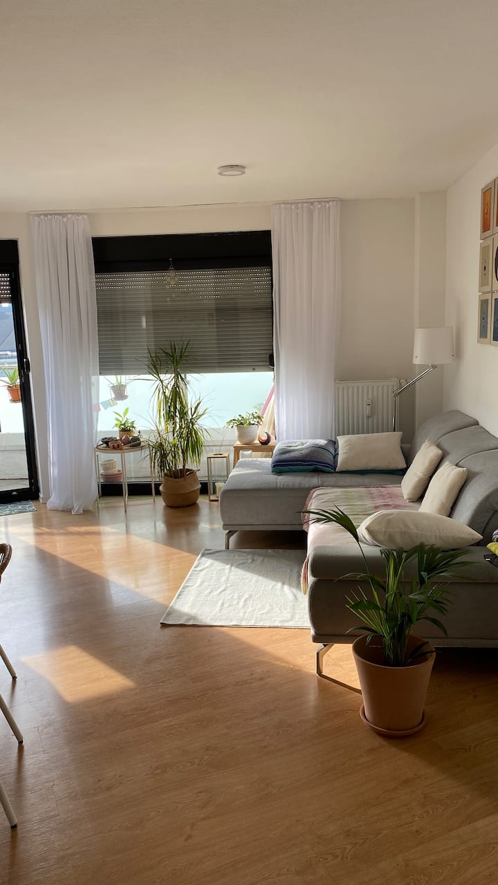 Moderne Stadtwohnung Mit Balkon - Gelsenkirchen