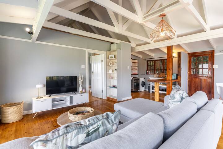 The Honeybird Cottages gallery image 3