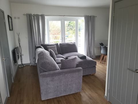 Successful Airbnb property: Marys Well. New 2024 Bungalow in rural location in St. Agnes