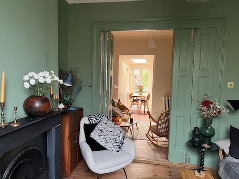 Top performing Airbnb: A townhouse for all seasons in Hackney