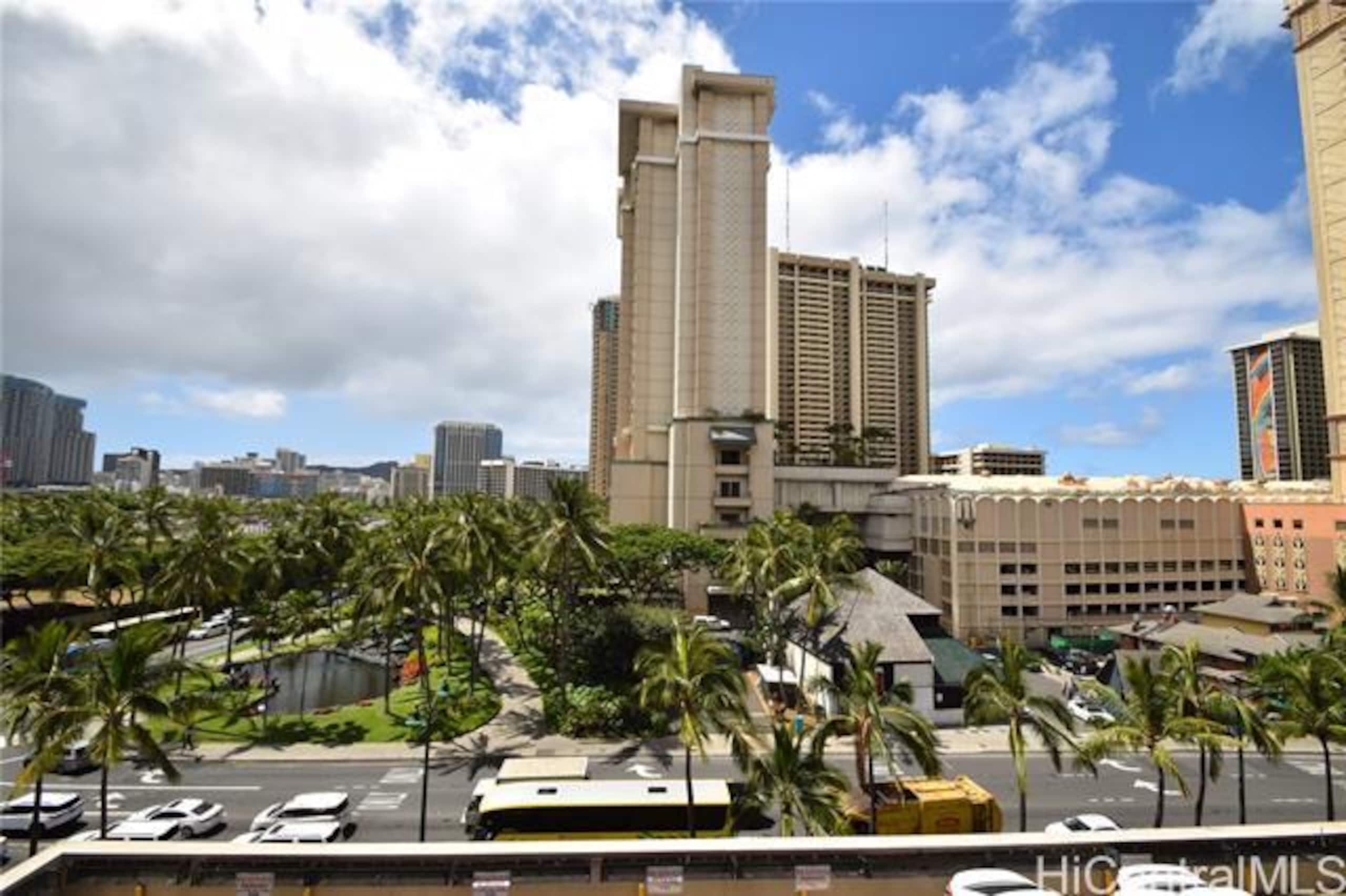 Hotel in Honolulu · ★4.9 · Studio · 2 beds · 1 private bath - Image 21