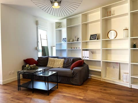 Cozy apartment near the races