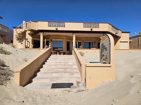 Windsor House 4bdrm Beachfront Playa Encanto