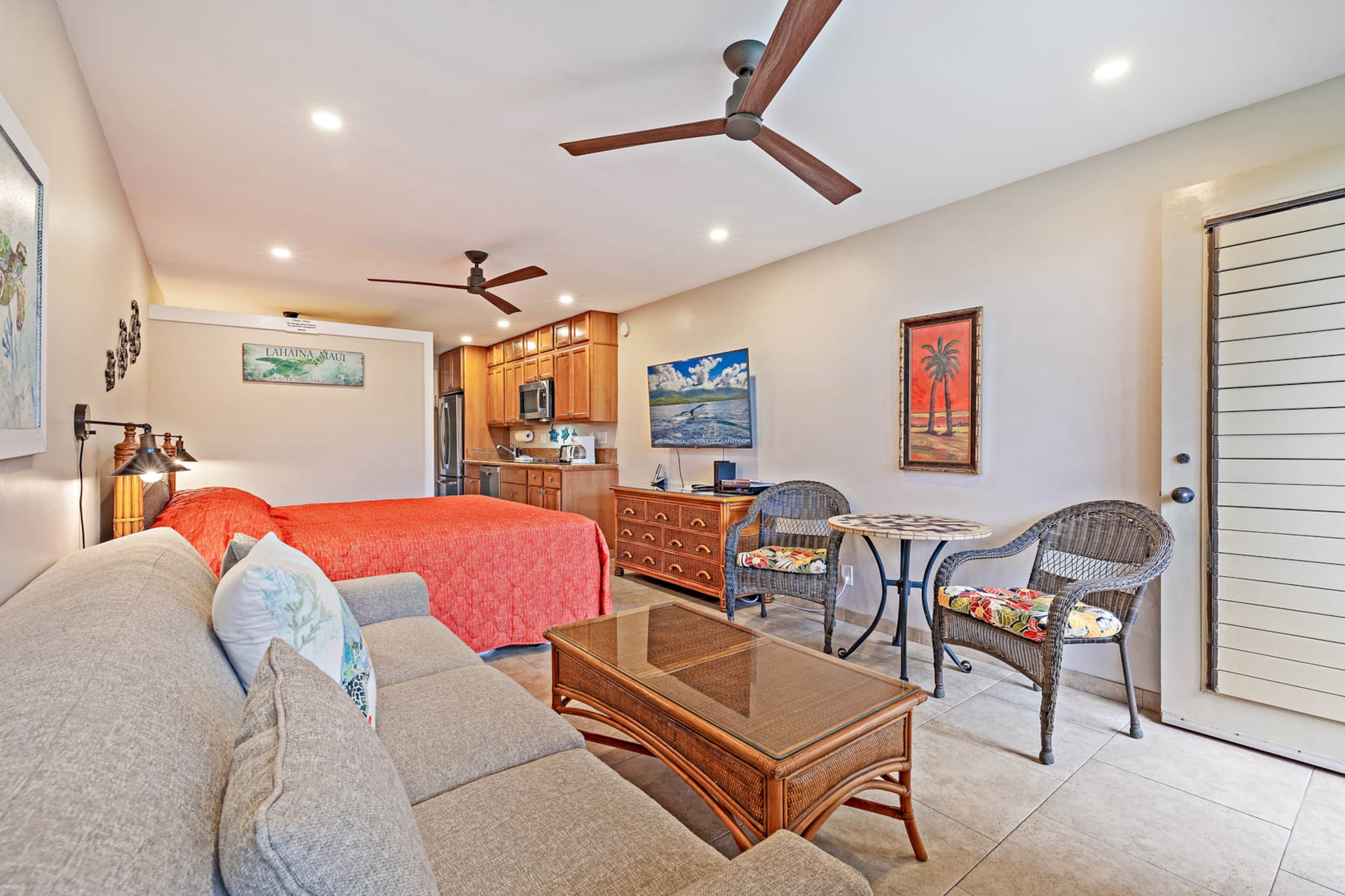 Condo in Lahaina · ★5.0 · Studio · 2 beds · 1 bath - Image 2