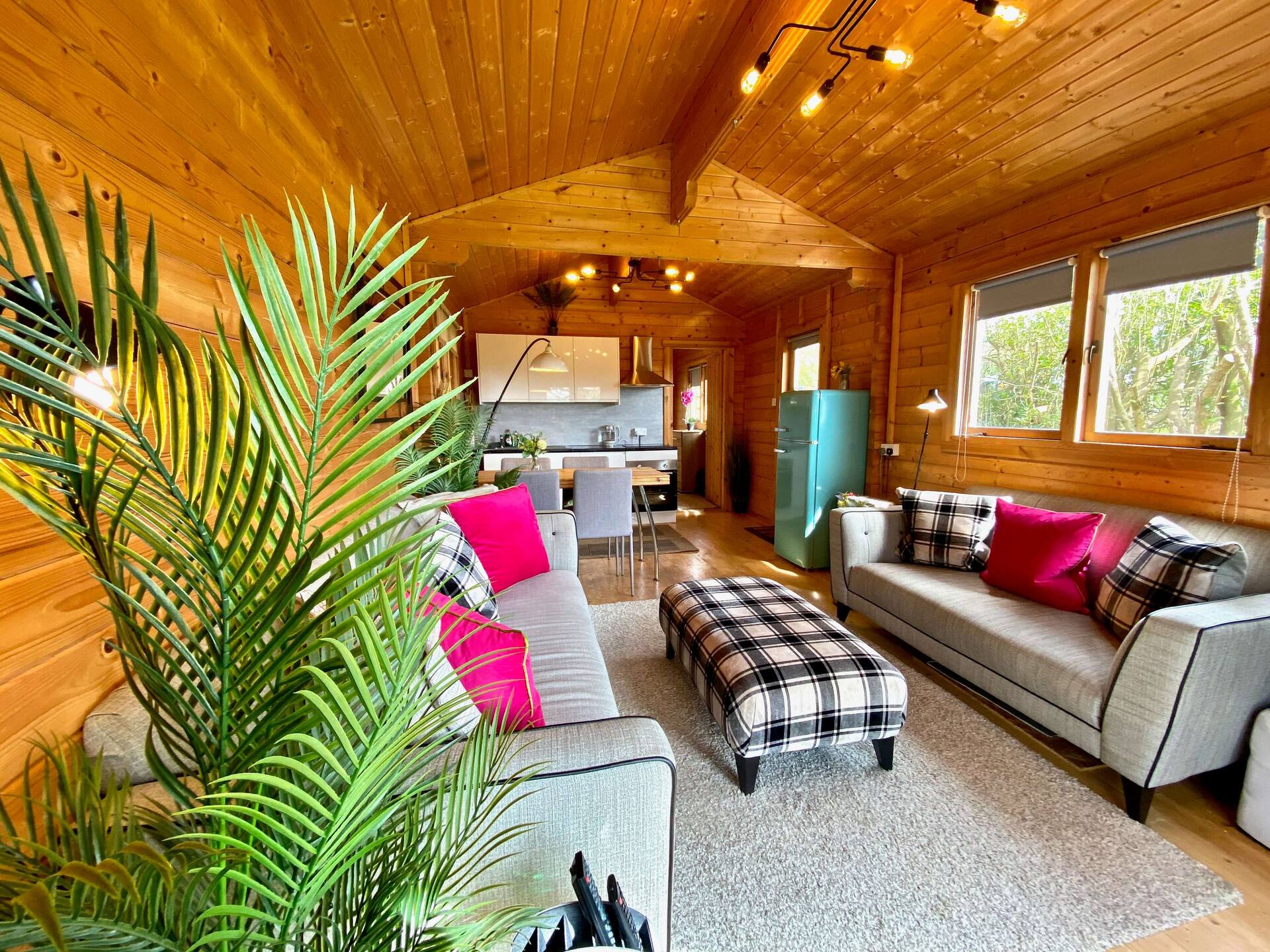 Yealm Cabin Self Catering Log Cabin in Devon with Hot Tub