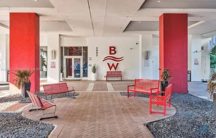 Serene Riverview 2bd/2ba Condo gallery image 5