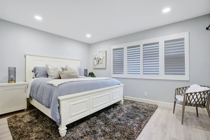 Newly Renovated Villa - Buena Park, CA