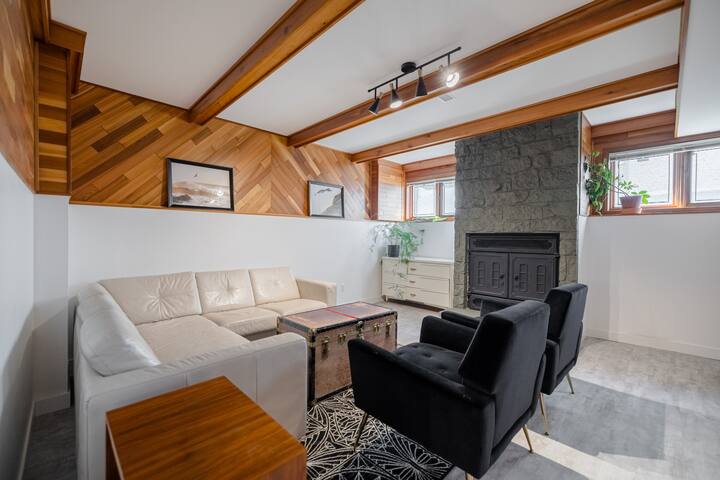 Beautiful Lindenwoods Home! gallery image 2