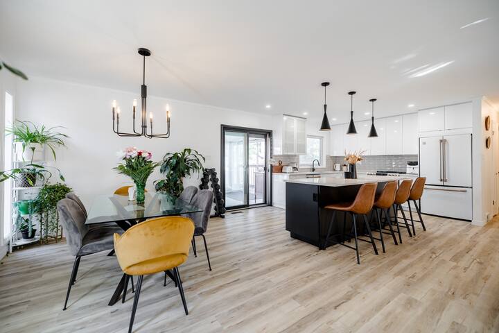 Beautiful Lindenwoods Home! gallery image 3