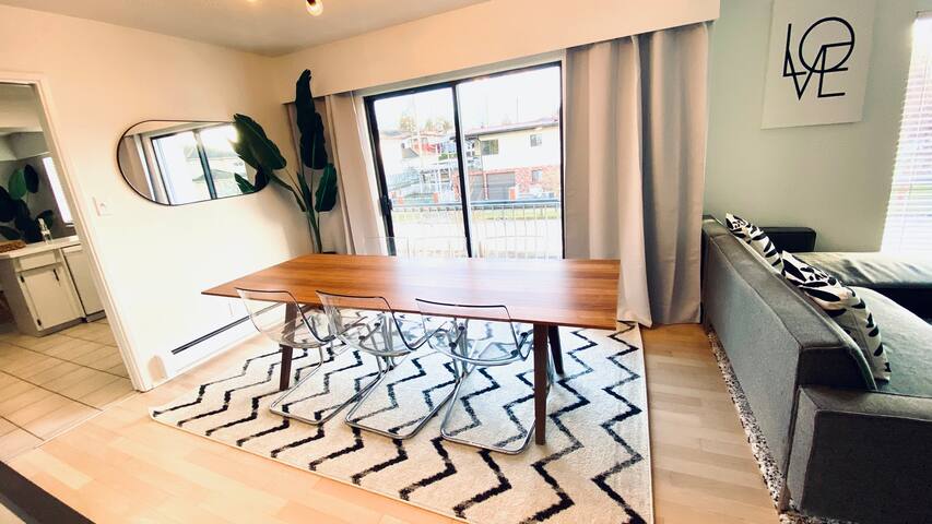 Beautiful Vancouver Special Home gallery image 4