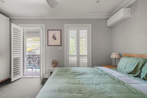 Saint Mary - Luxury  Retreat near Newtown & Enmore
