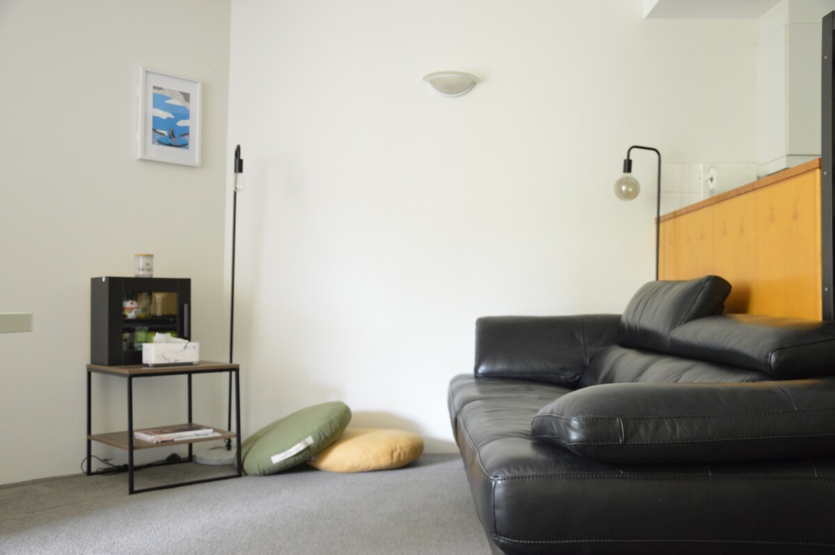 Top Airbnb: Oasis in central Sydney. Free Parking, Palms, Pool in Chippendale