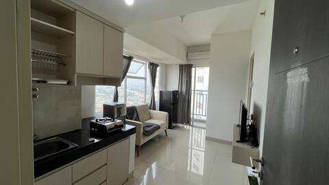 Minimalist, Clean Apartment [2 BR]