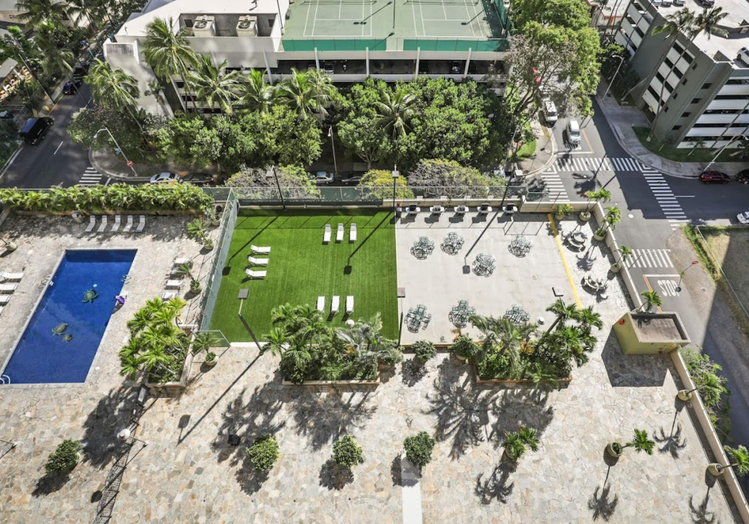 *Close to Beach Modern 1BR in Waikiki w/Parking* - Image 49