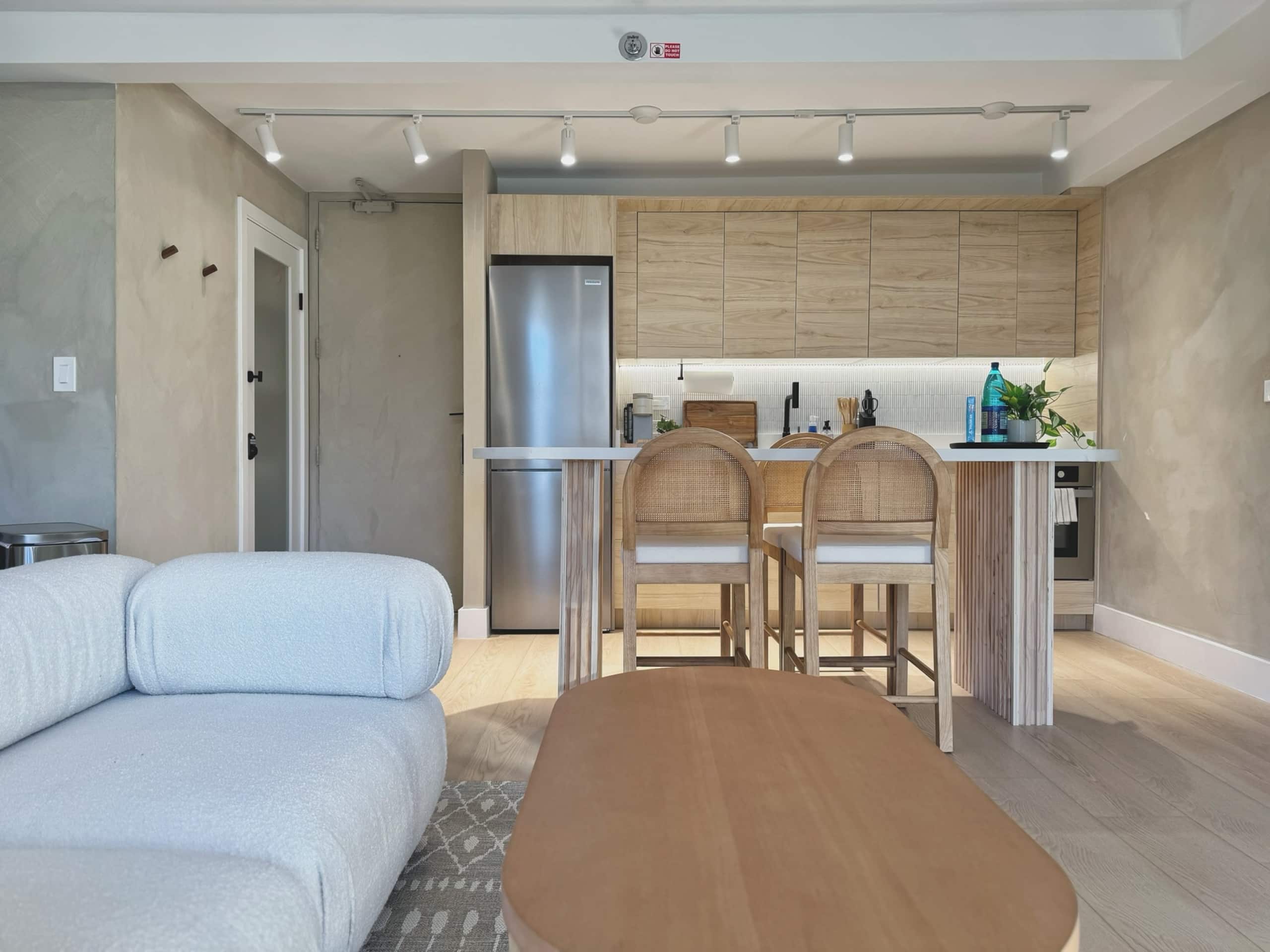 *Close to Beach Modern 1BR in Waikiki w/Parking* - Image 15